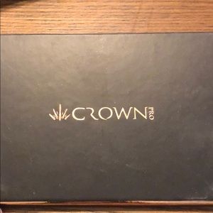 Crown pro palette